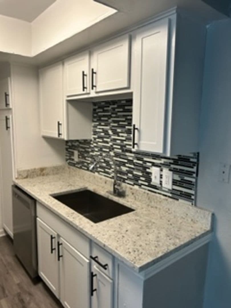 Irving Apartment: 3149 W. Walnut Hill Ln.