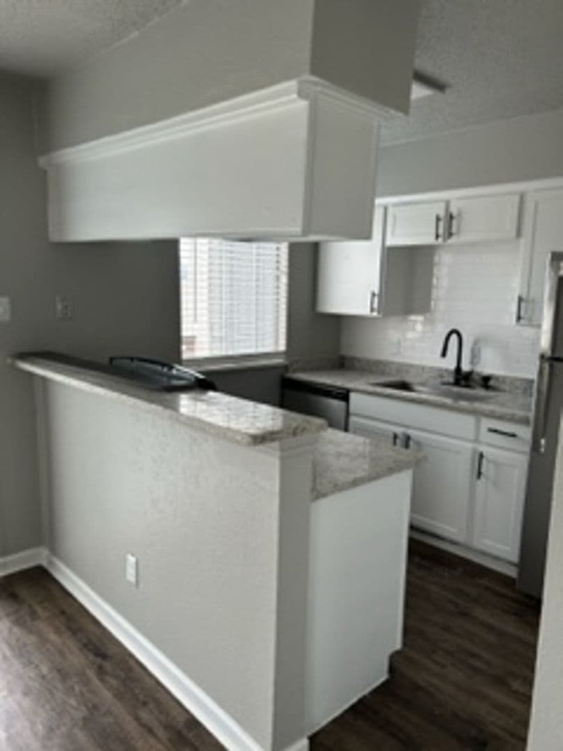 Irving Apartment: 3005 W. Walnut Hill Ln.