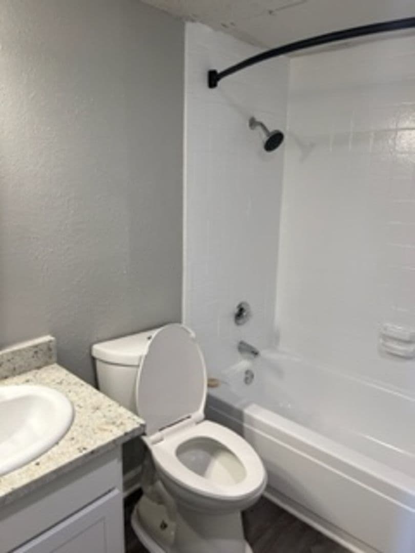 Irving Apartment: 3149 W. Walnut Hill Ln.