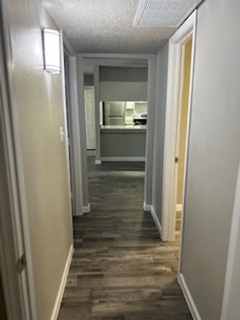 Irving Apartment: 1901 W 5th Street