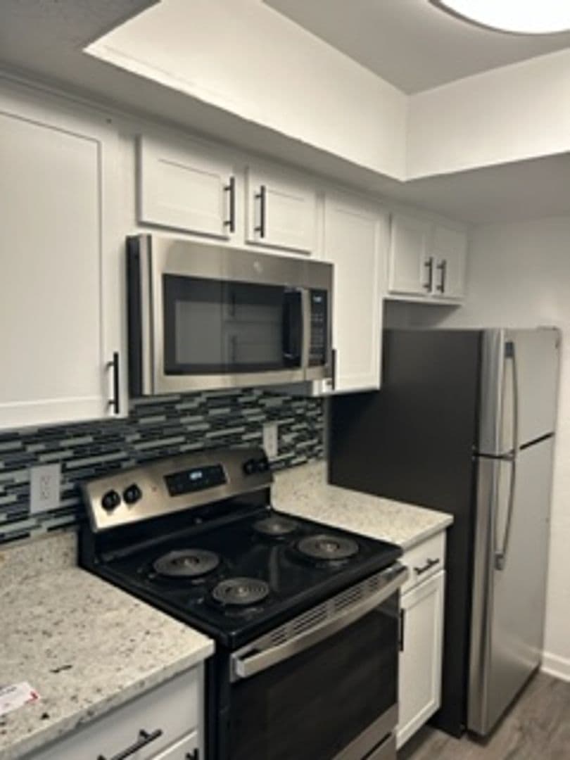 Irving Apartment: 3149 W. Walnut Hill Ln.