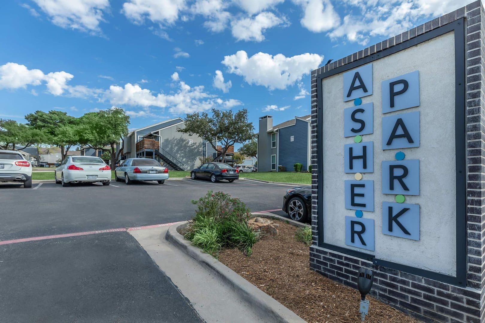 Irving Apartment: 3149 W. Walnut Hill Ln.