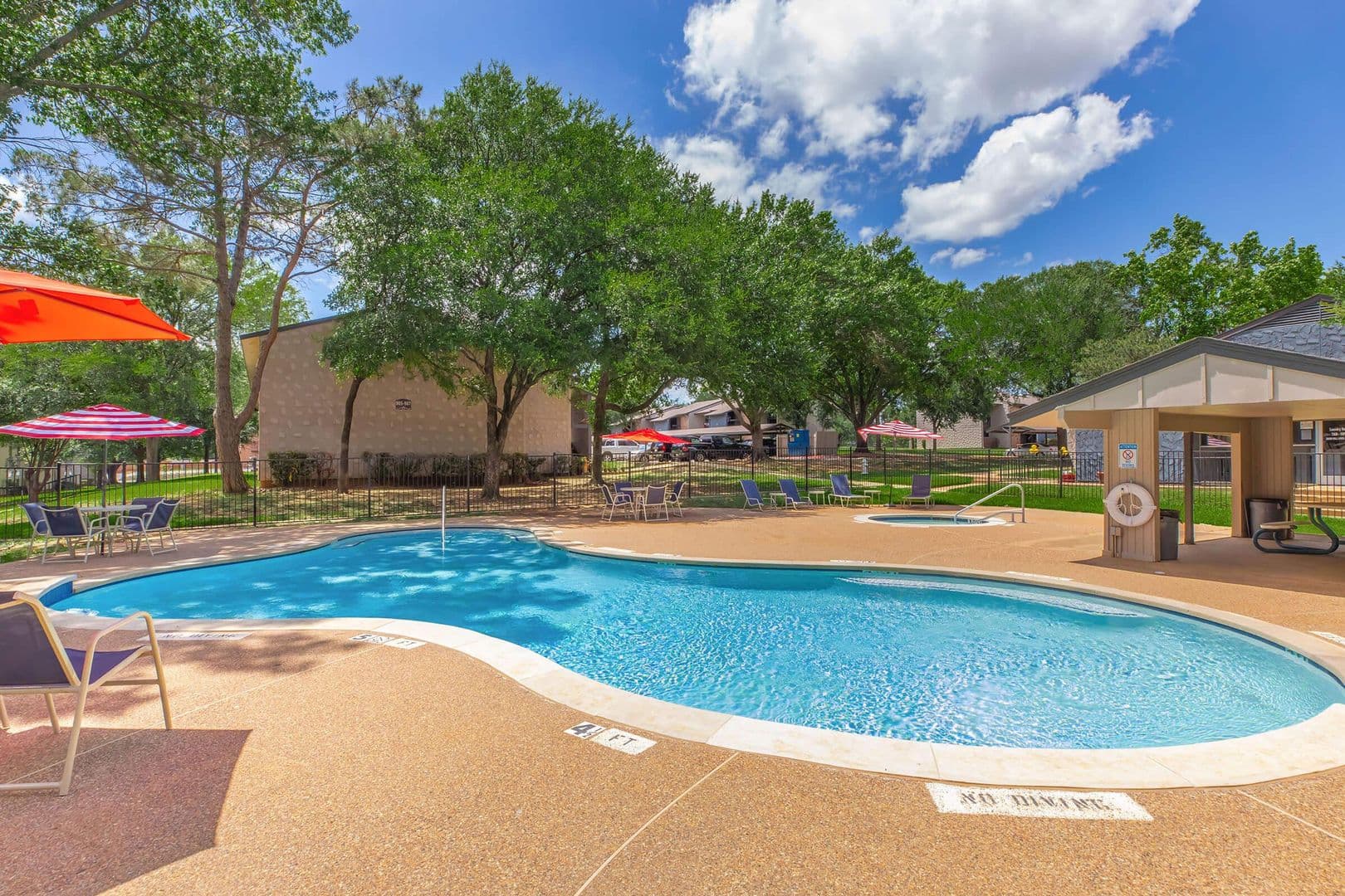 Euless Apartment: 807 South Main St.