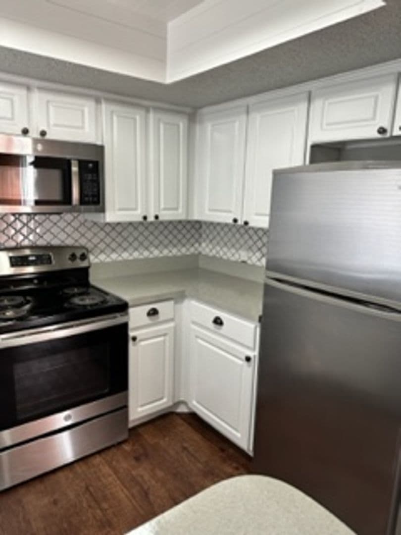 Irving Apartment: 3005 W. Walnut Hill Ln.