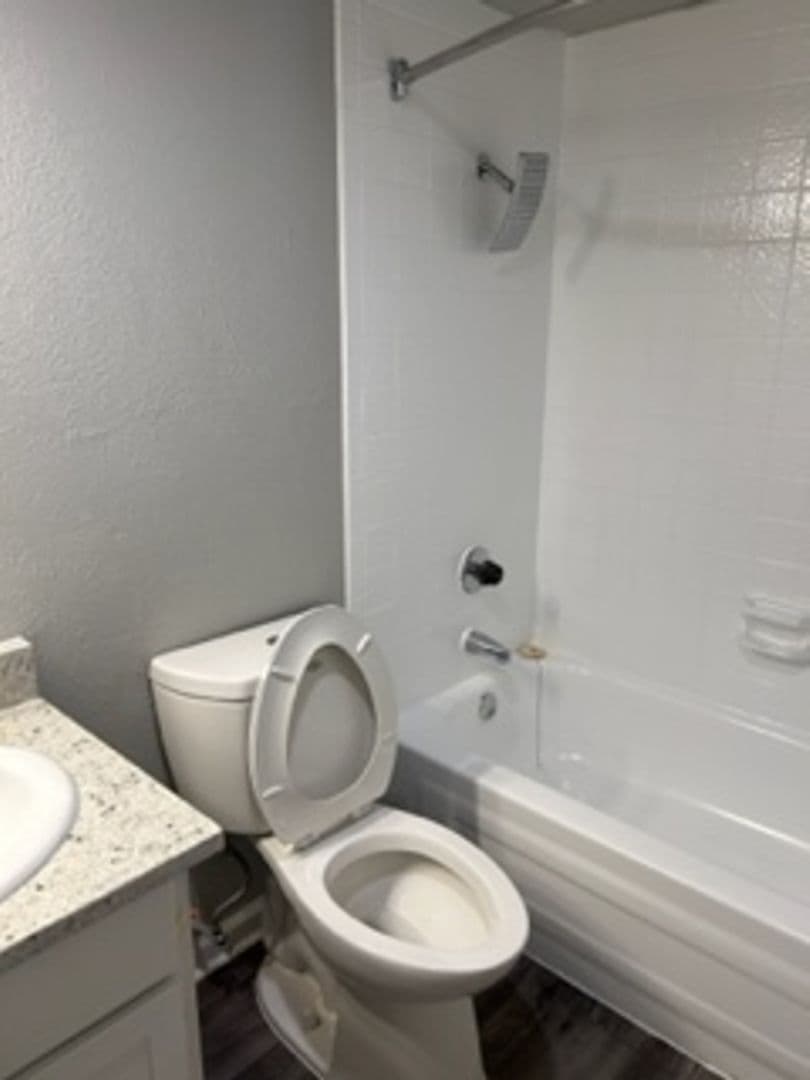 Irving Apartment: 3149 W. Walnut Hill Ln.