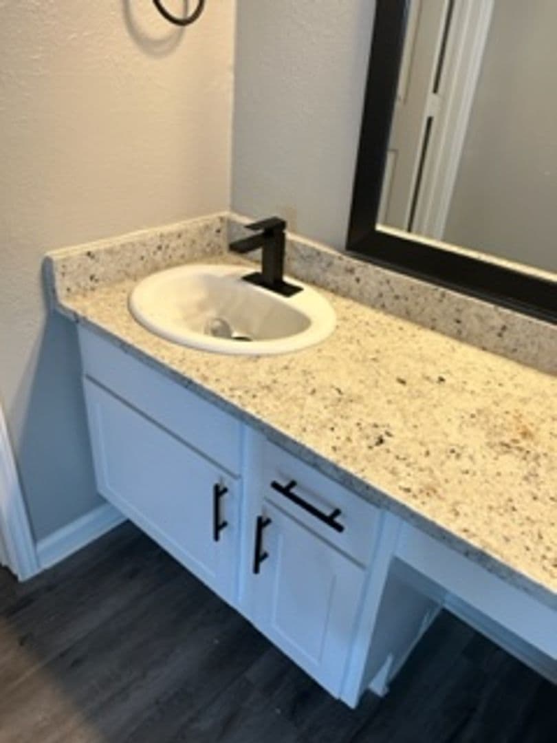 Irving Apartment: 3149 W. Walnut Hill Ln.