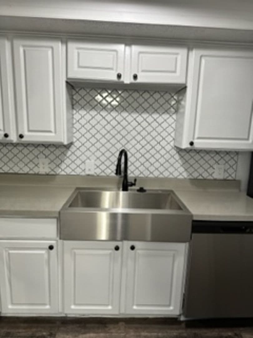 Irving Apartment: 3005 W. Walnut Hill Ln.