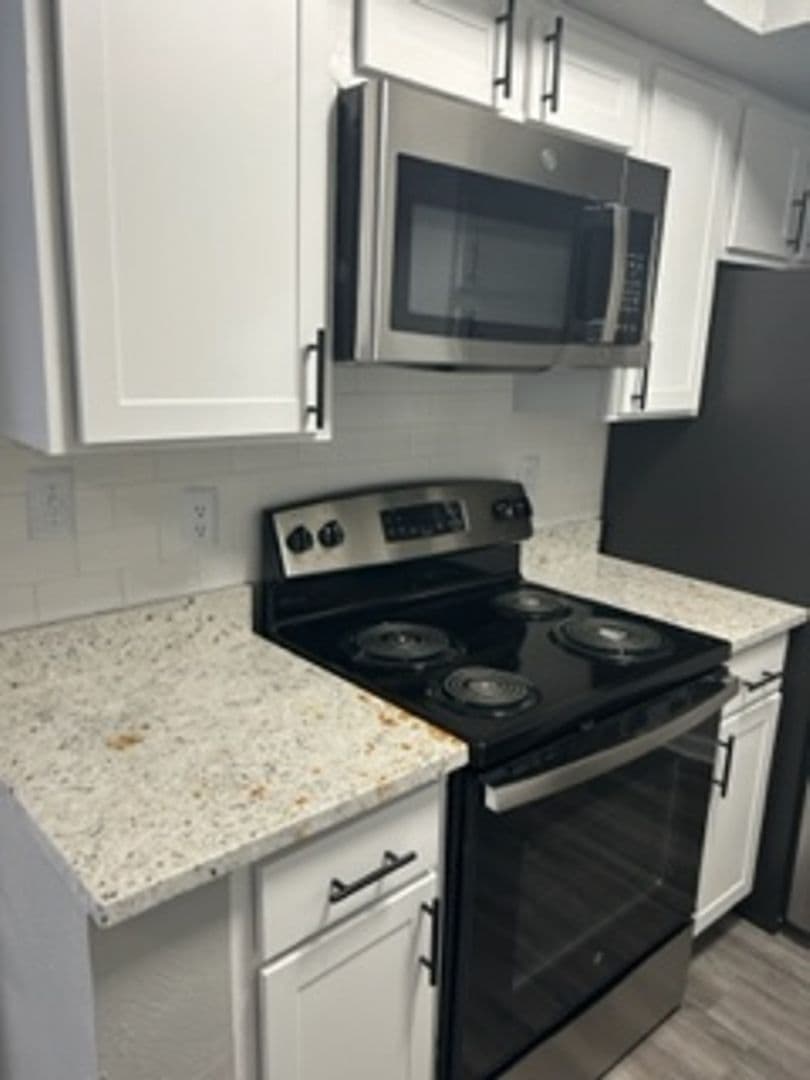 Irving Apartment: 3149 W. Walnut Hill Ln.