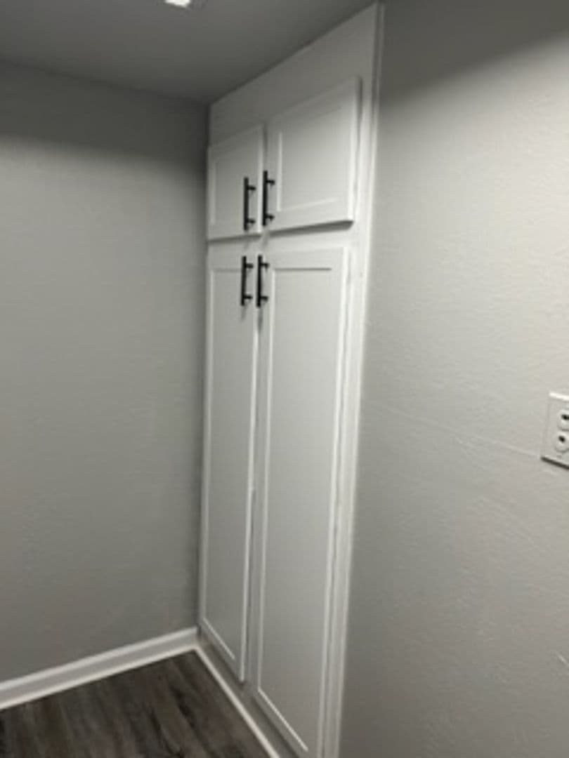 Irving Apartment: 3149 W. Walnut Hill Ln.