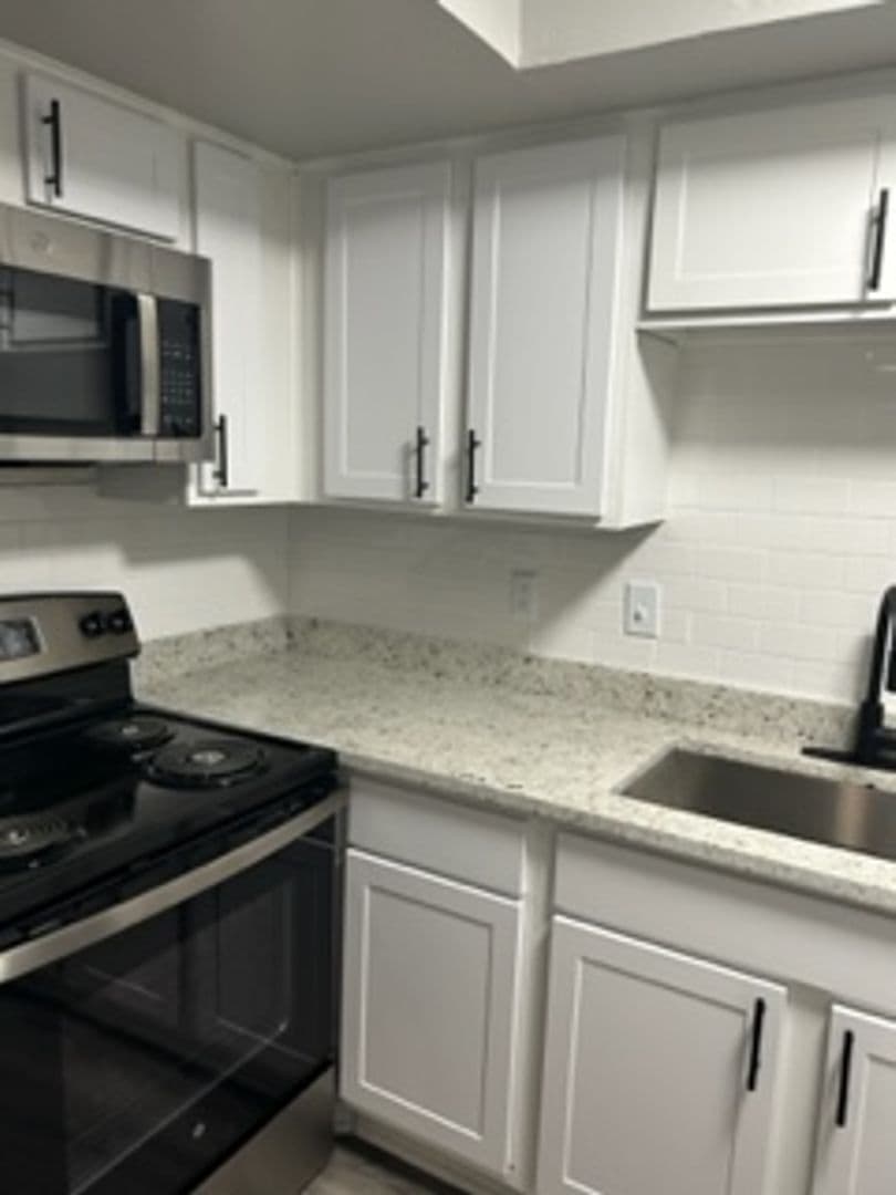 Irving Apartment: 3149 W. Walnut Hill Ln.