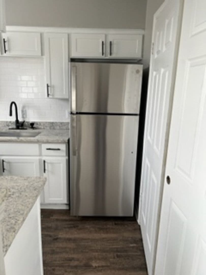 Irving Apartment: 3005 W. Walnut Hill Ln.