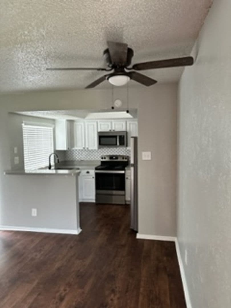Irving Apartment: 3005 W. Walnut Hill Ln.