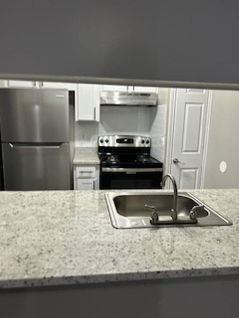 Irving Apartment: 1901 W 5th Street