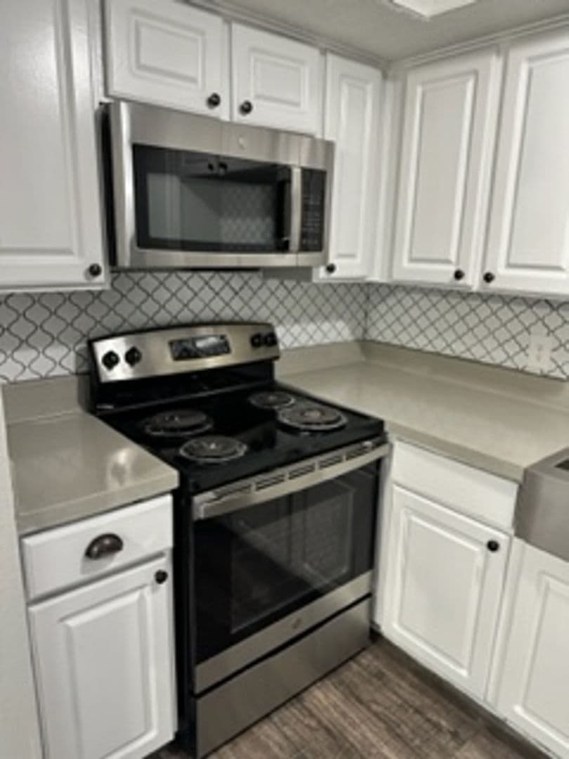 Irving Apartment: 3005 W. Walnut Hill Ln.