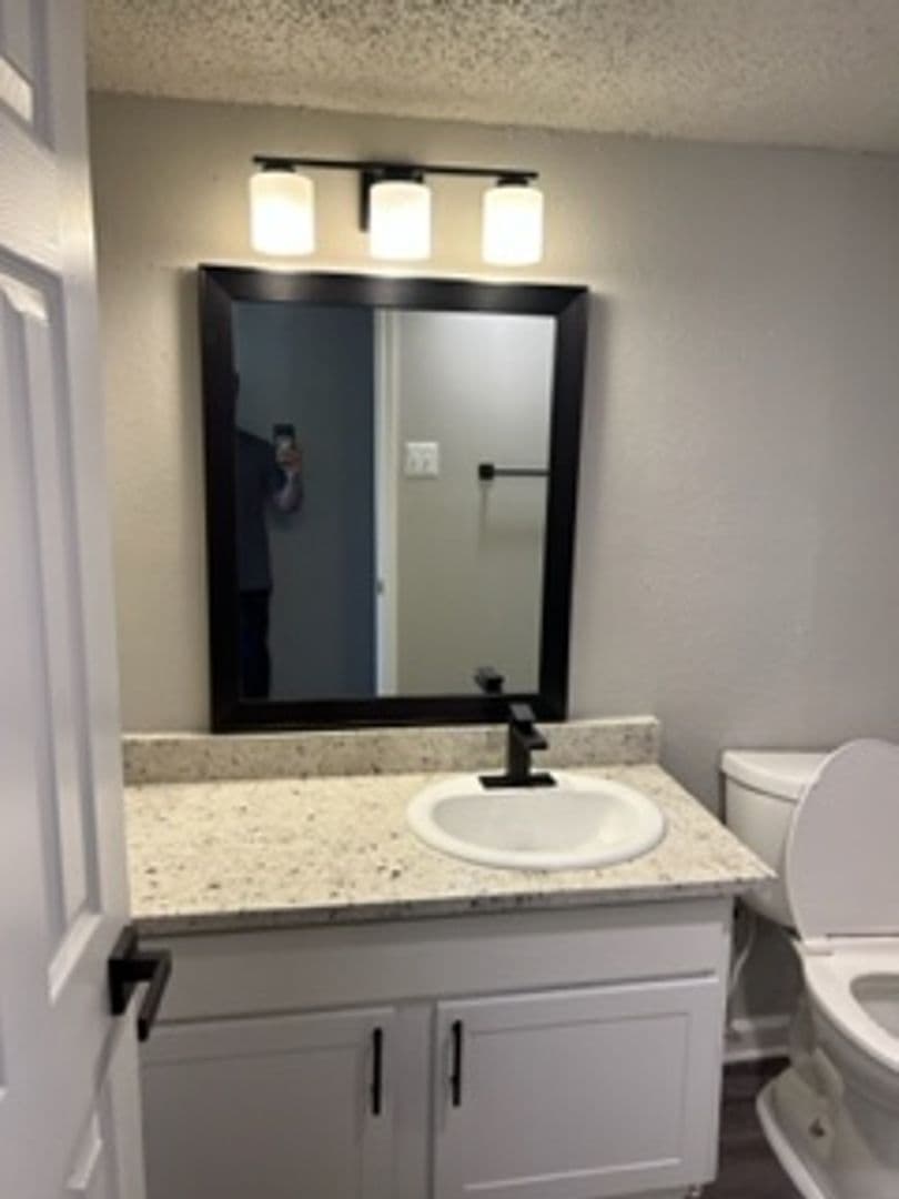 Irving Apartment: 3149 W. Walnut Hill Ln.