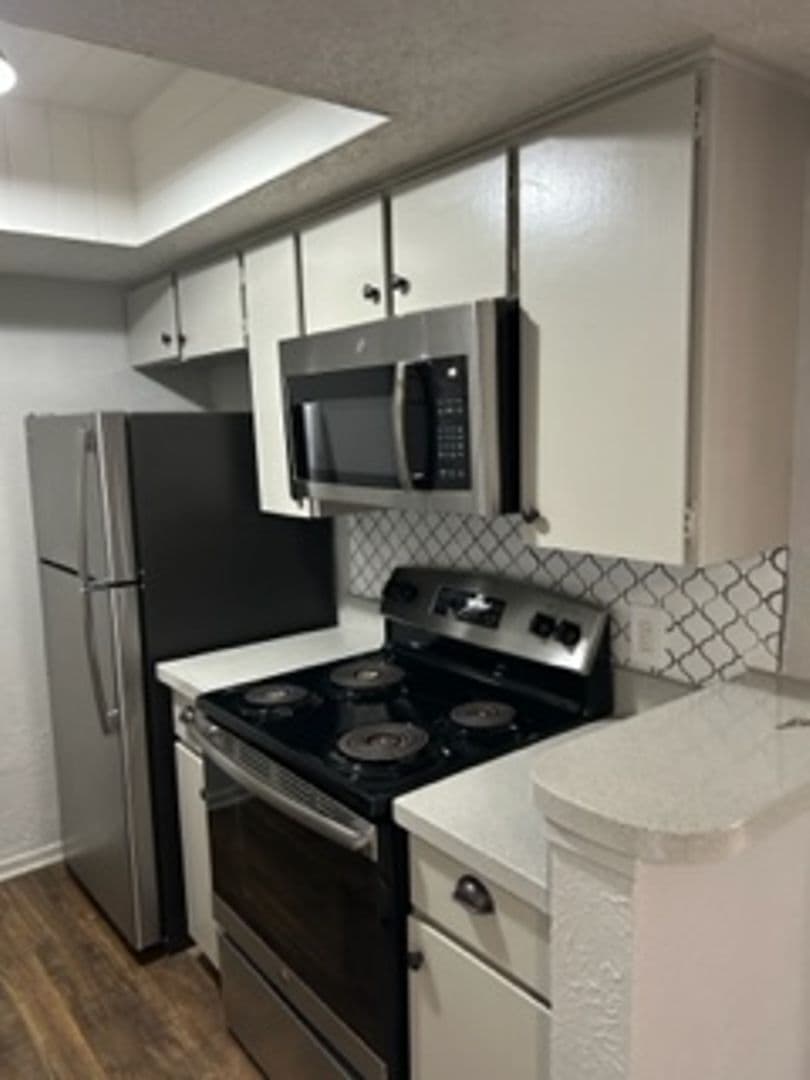Irving Apartment: 3005 W. Walnut Hill Ln.