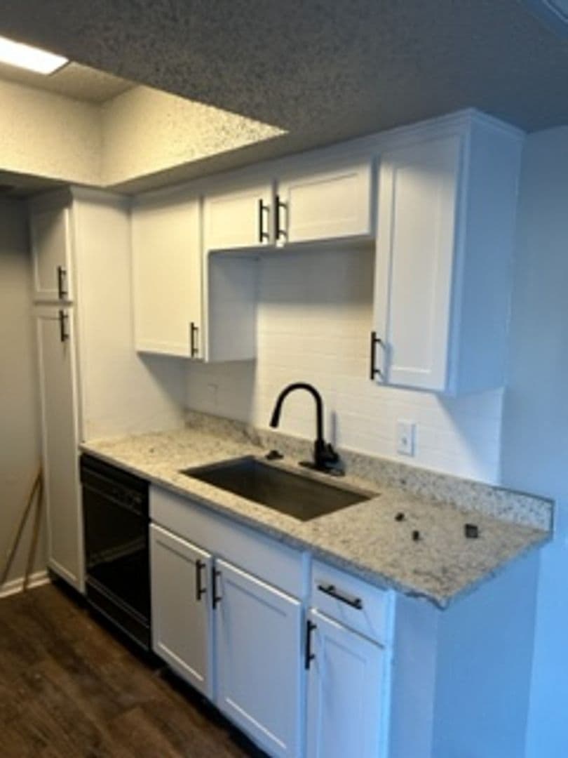 Irving Apartment: 3005 W. Walnut Hill Ln.