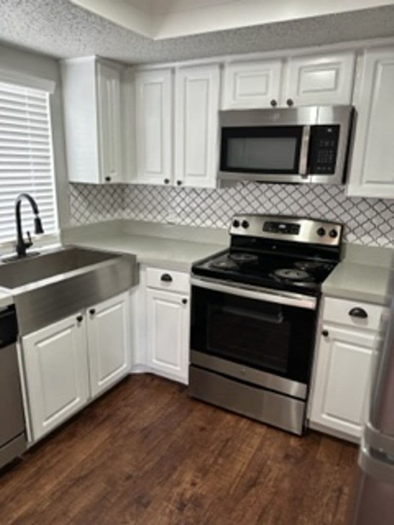 Irving Apartment: 3005 W. Walnut Hill Ln.