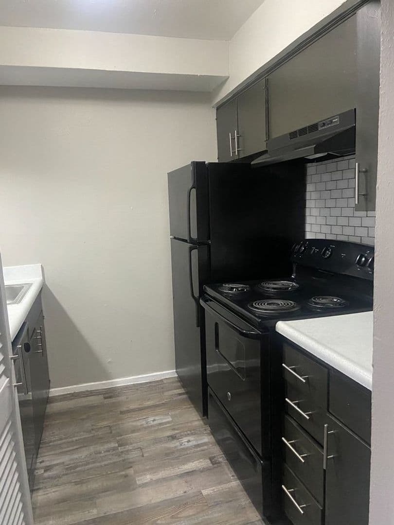 Irving Apartment: 1111 N. O'Connor Rd