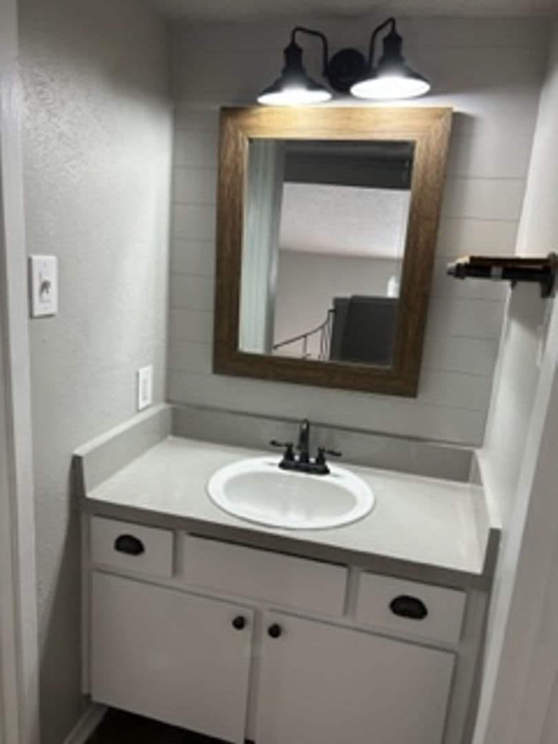 Irving Apartment: 3005 W. Walnut Hill Ln.