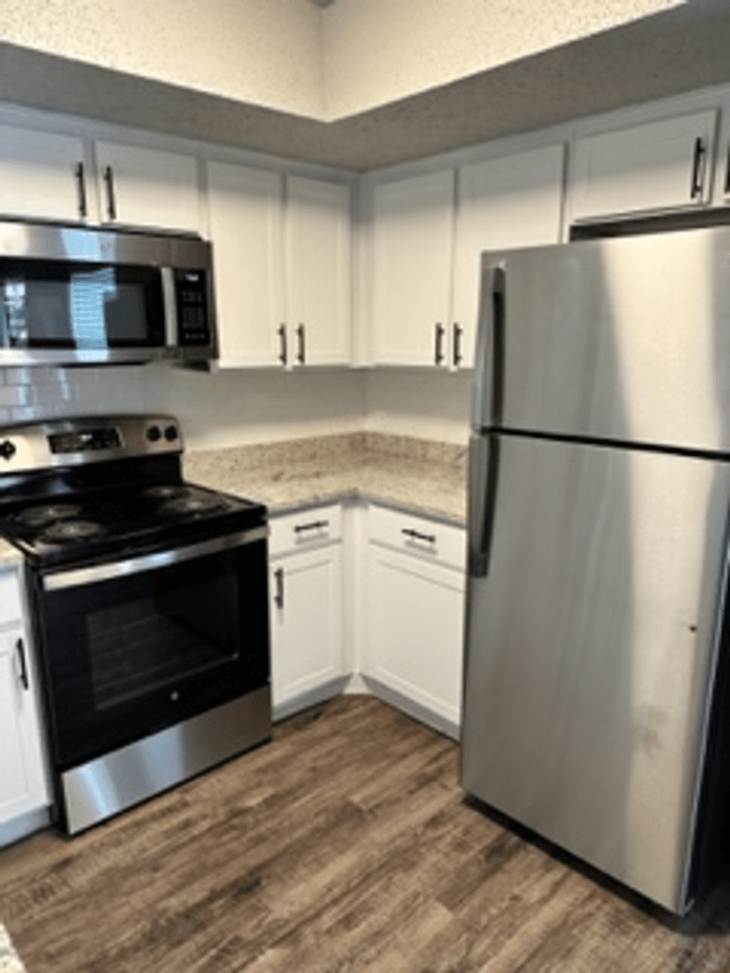 Irving Apartment: 3005 W. Walnut Hill Ln.