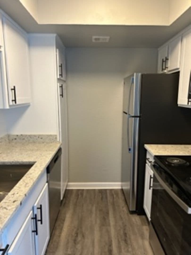 Irving Apartment: 3149 W. Walnut Hill Ln.