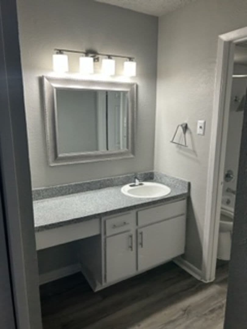 Irving Apartment: 3149 W. Walnut Hill Ln.