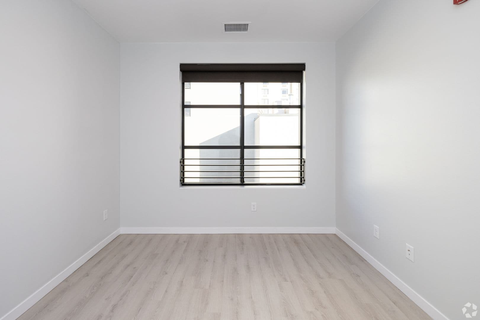 Bismarck Apartment: 630 E. Main Ave.