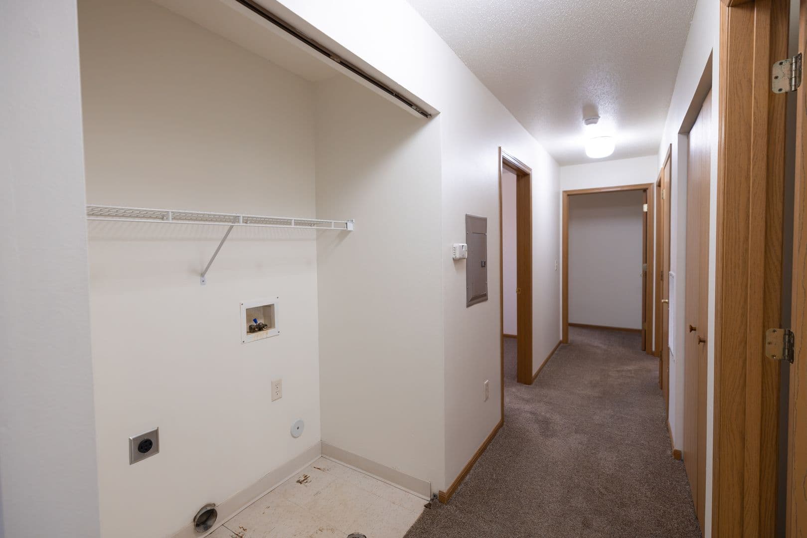 Mandan Apartment: 4200 McKenzie Dr SE - 212