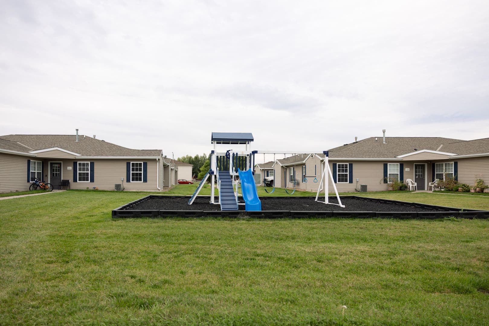 Mandan Apartment: 4200 McKenzie Dr SE - 212