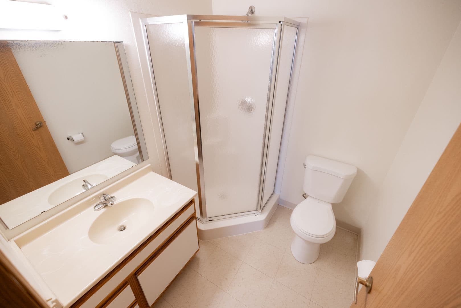 Mandan Apartment: 4200 McKenzie Dr SE - 212