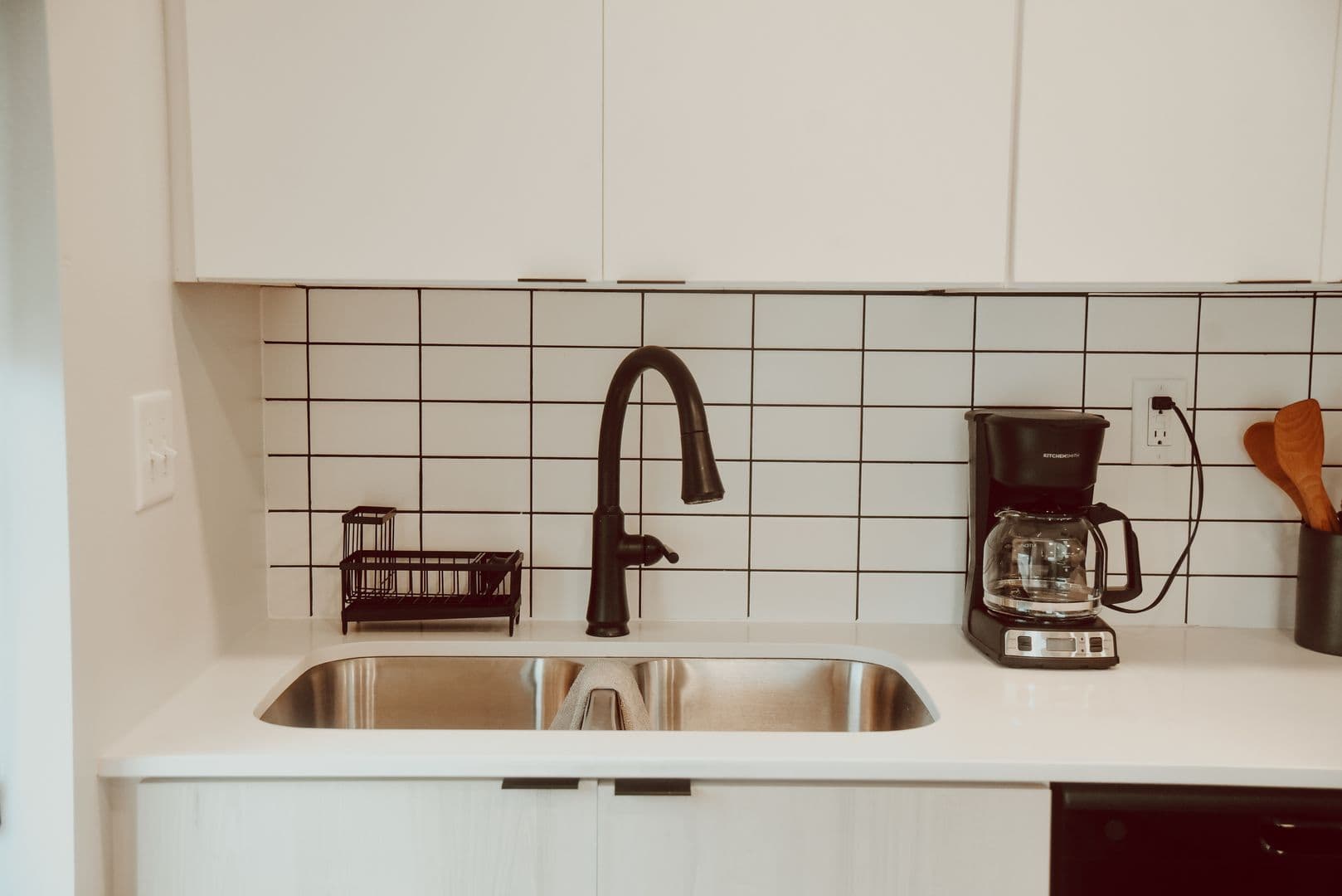 Bismarck Apartment: 630 E. Main Ave.