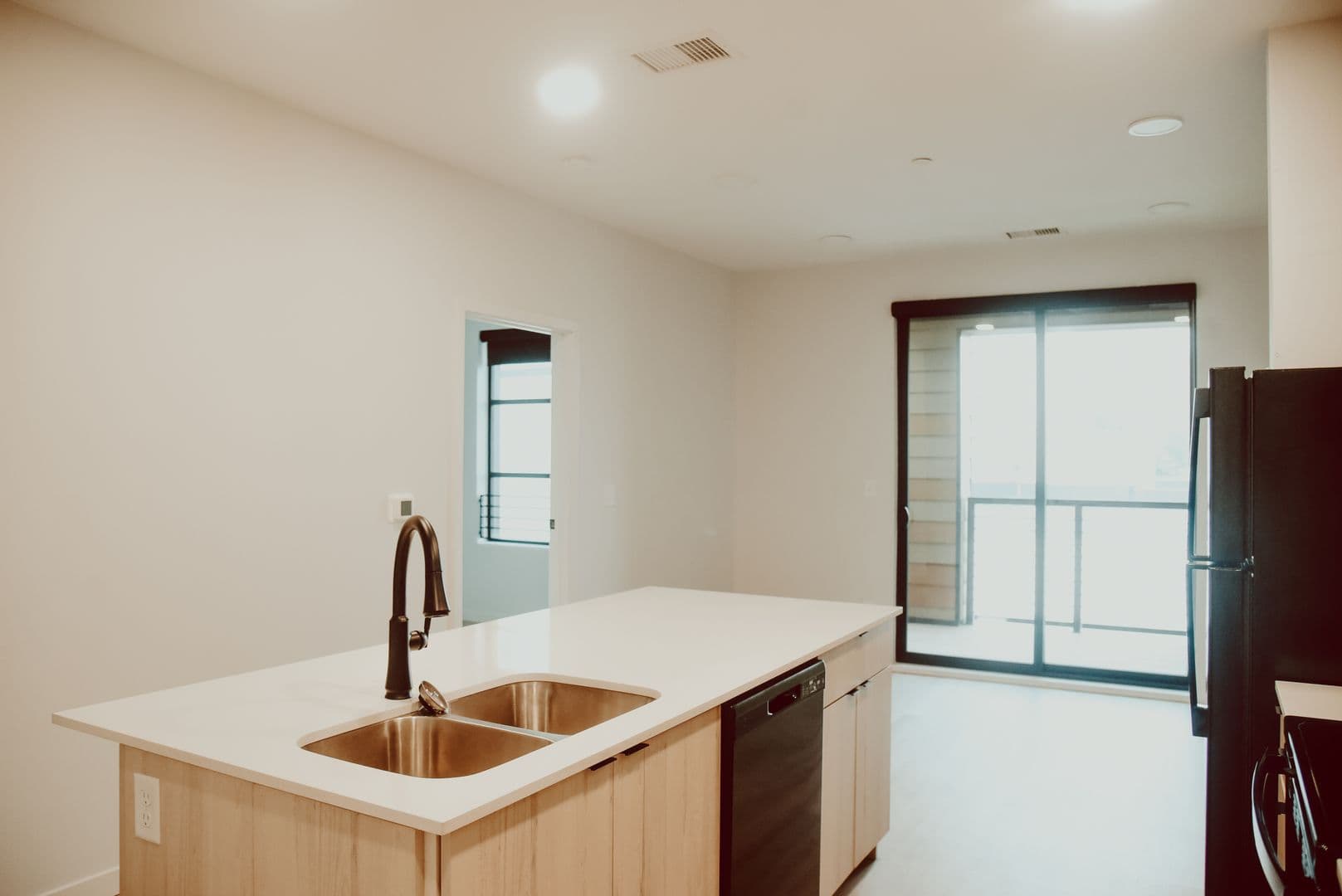 Bismarck Apartment: 630 E. Main Ave.