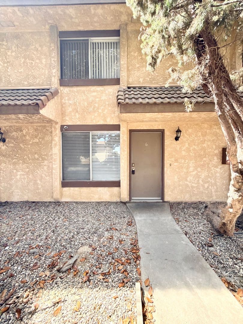 Lompoc Apartment: 736 North F Street