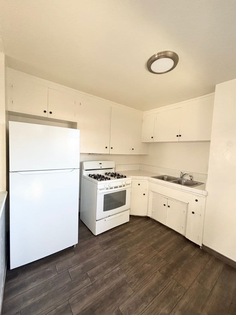 Lompoc Apartment: 518 - 520 North G Street