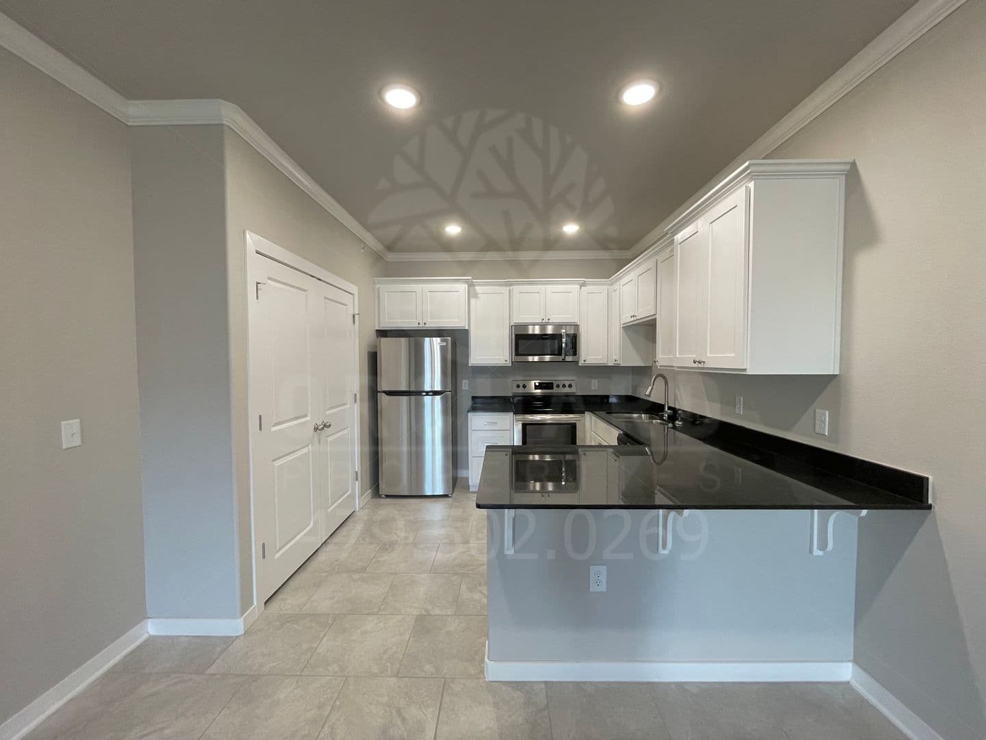 Siloam Springs Apartment: 1900 E. Brookview Circle