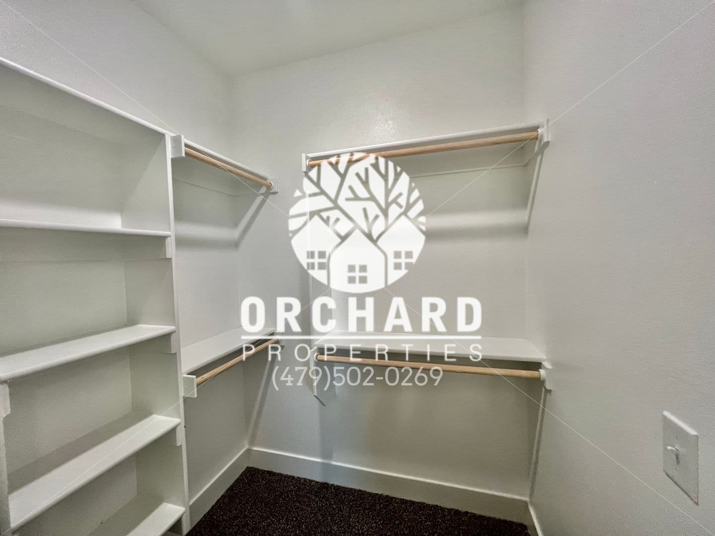 Farmington House: 11 E Loveland Loop