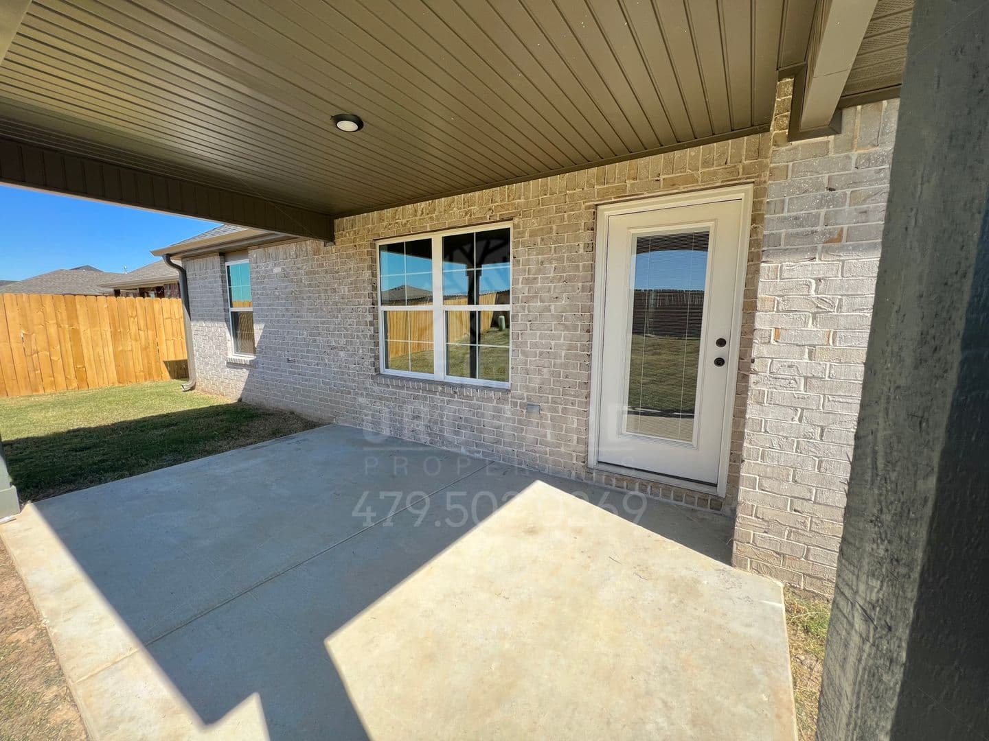 Farmington House: 18 E. Loveland Loop