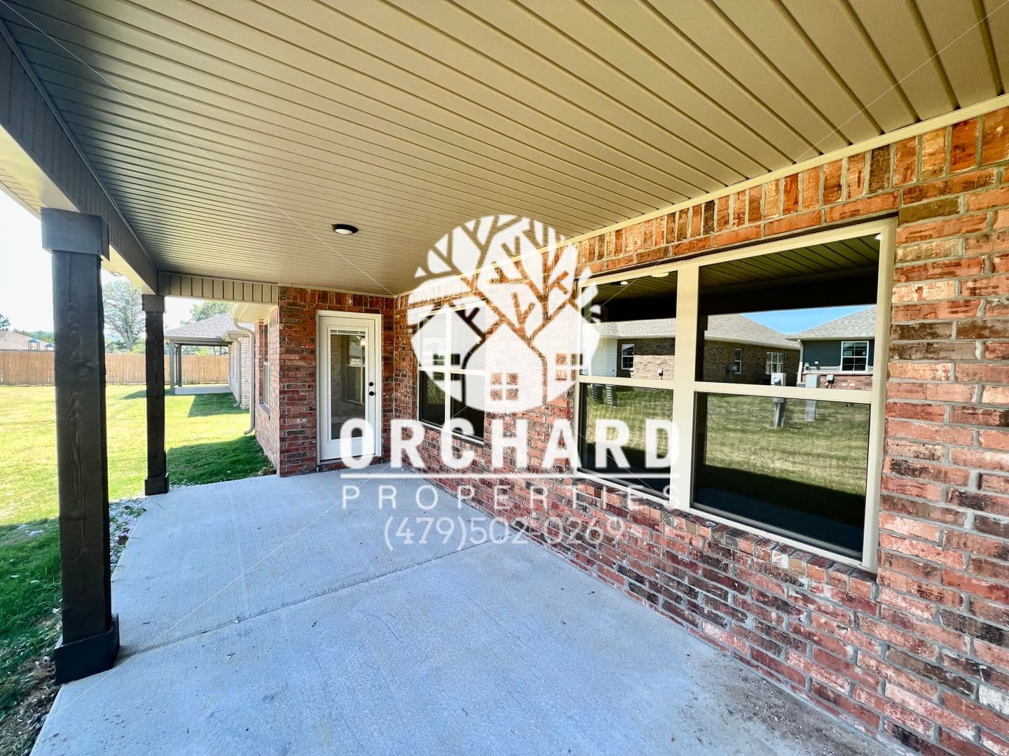 Farmington House: 11 E Loveland Loop
