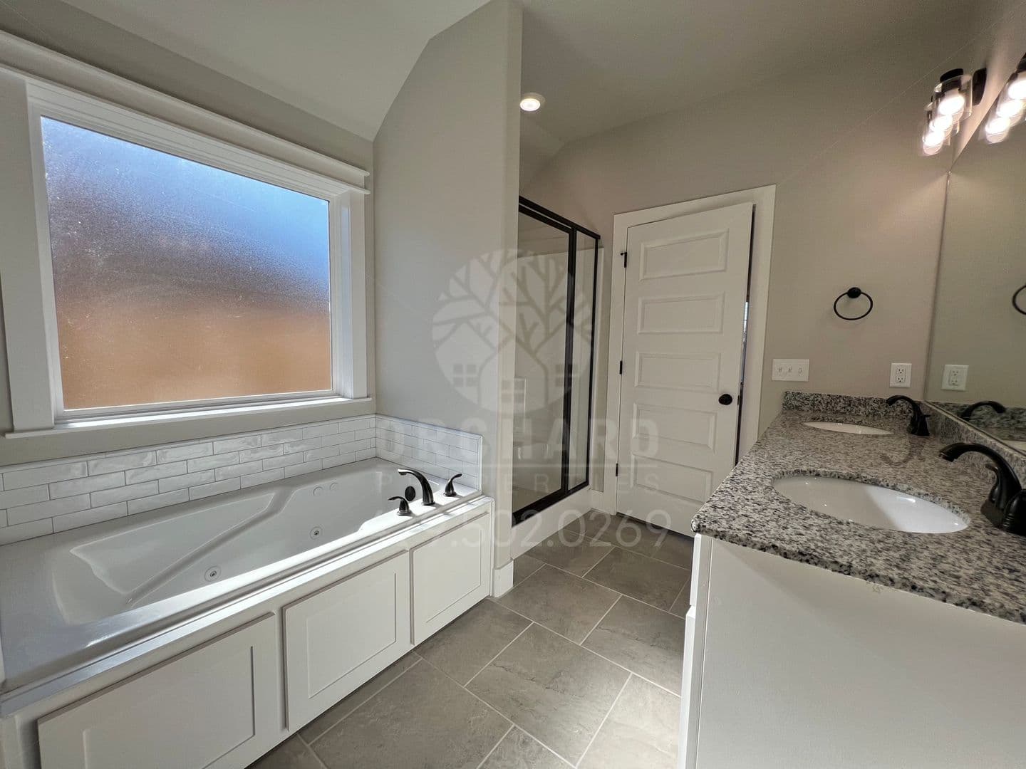 Farmington House: 18 E. Loveland Loop