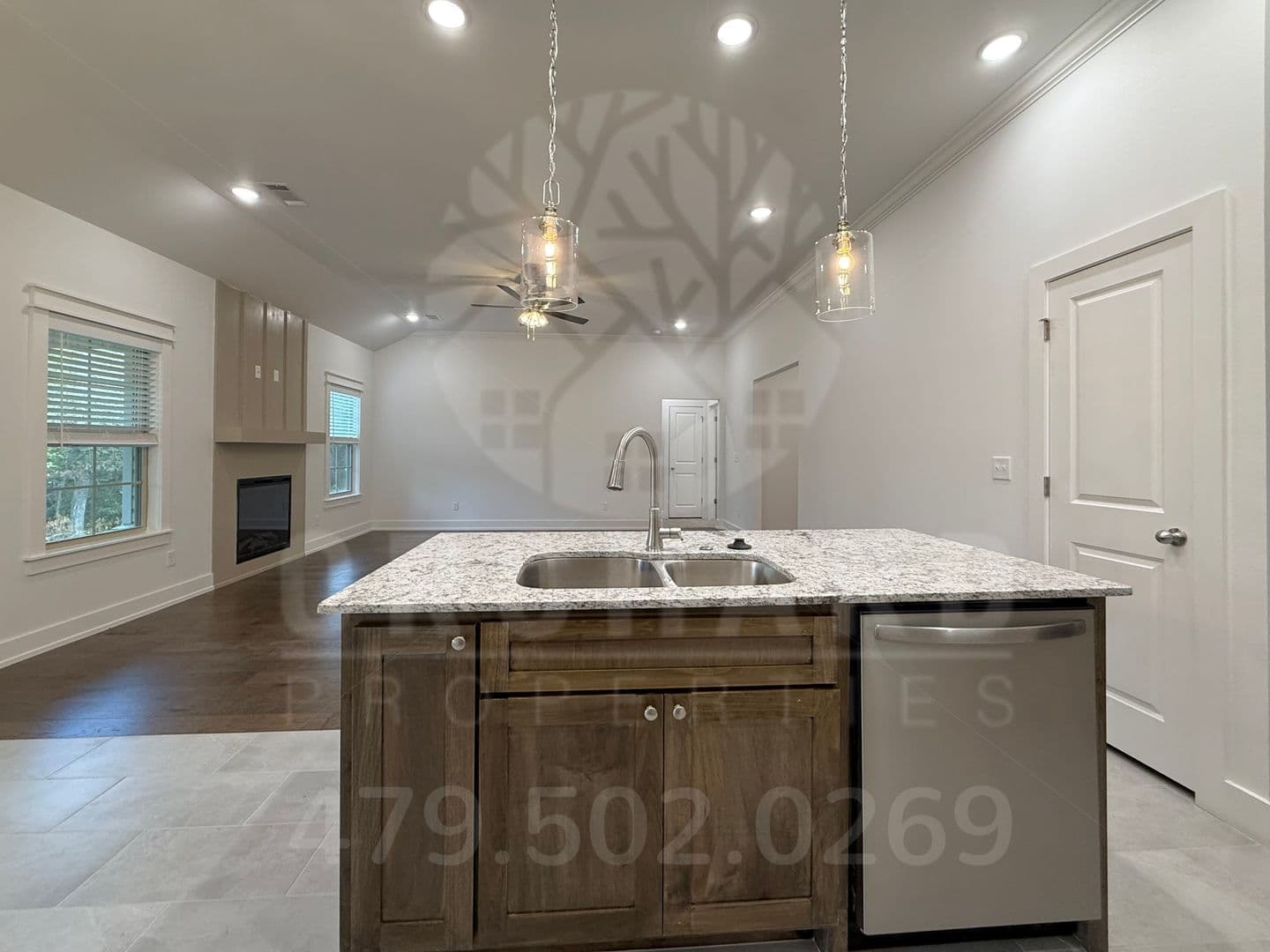 Bella Vista House: 8 Magrath Place