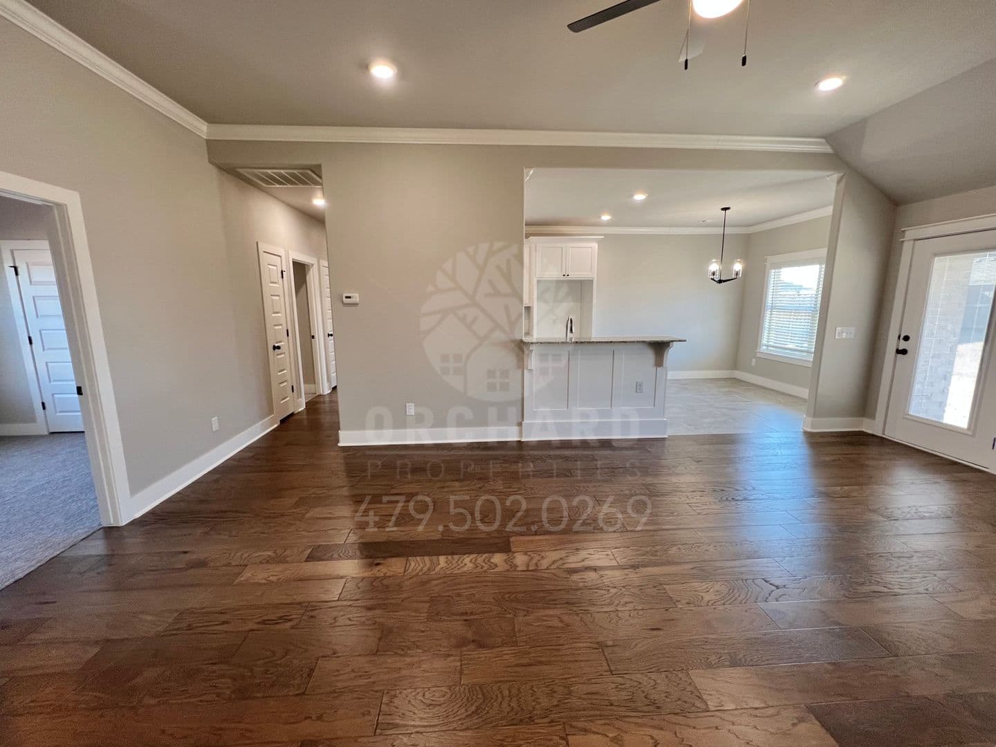 Farmington House: 18 E. Loveland Loop