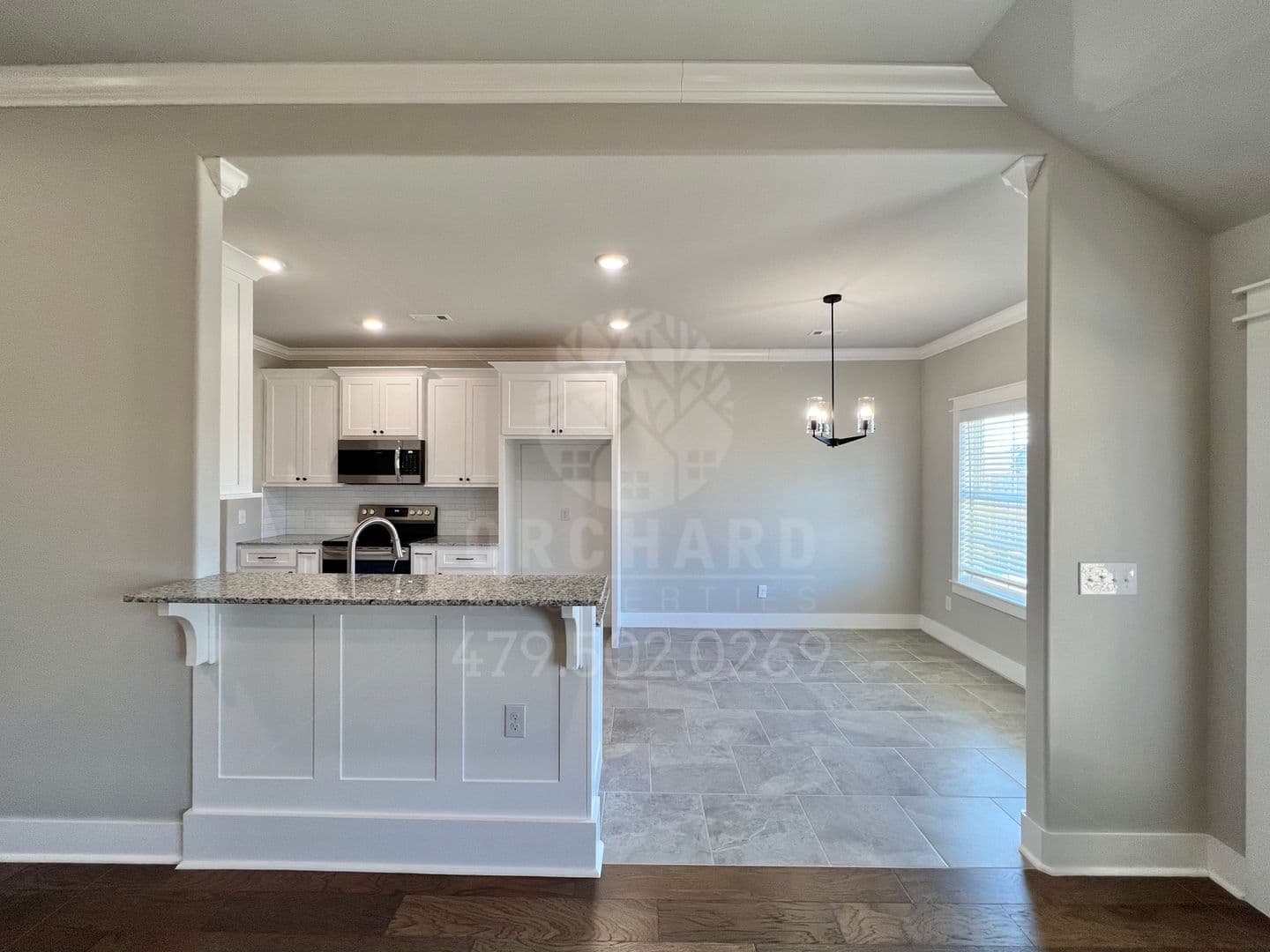Farmington House: 18 E. Loveland Loop