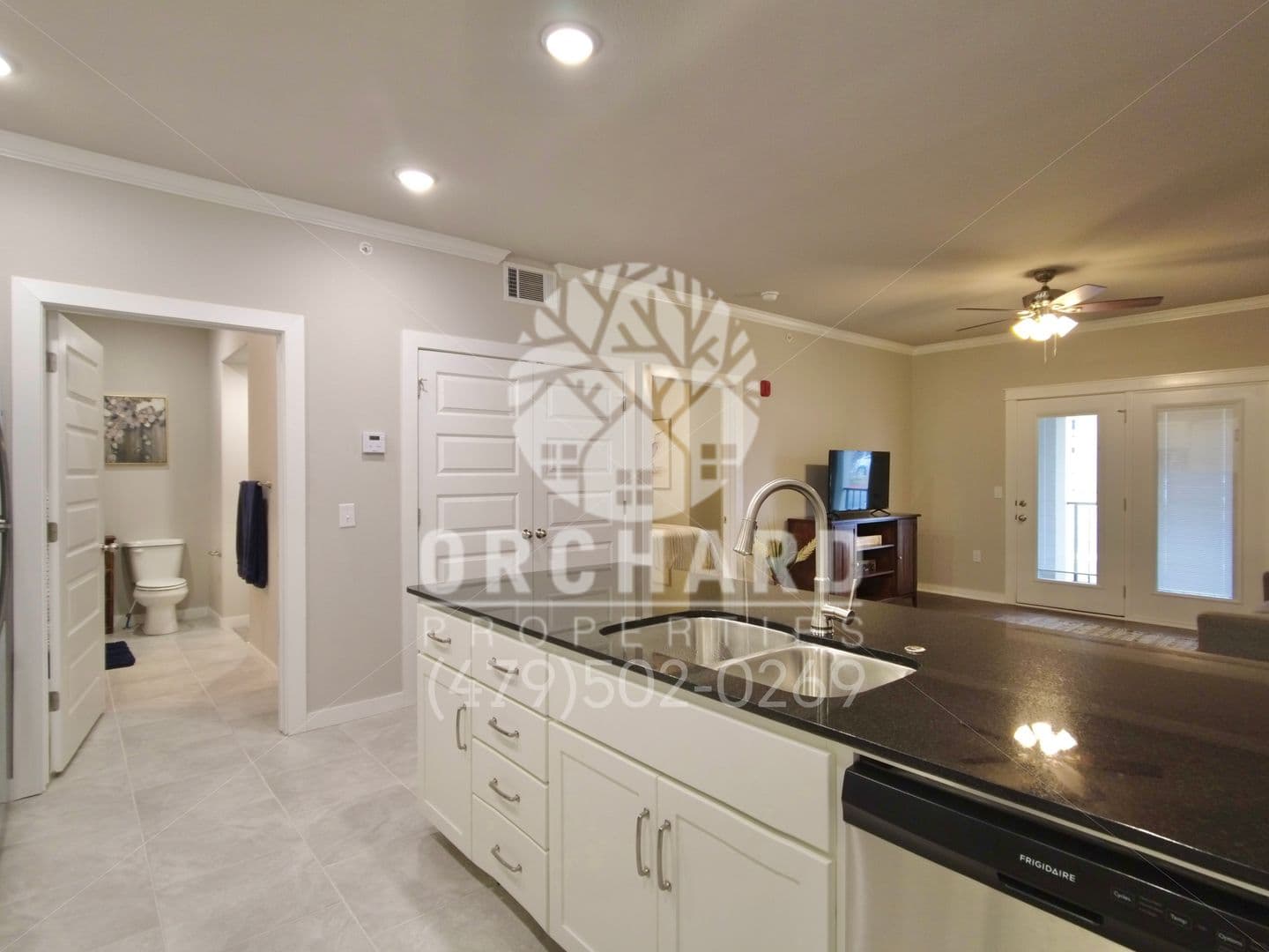 Siloam Springs Apartment: 1900 E. Brookview Circle
