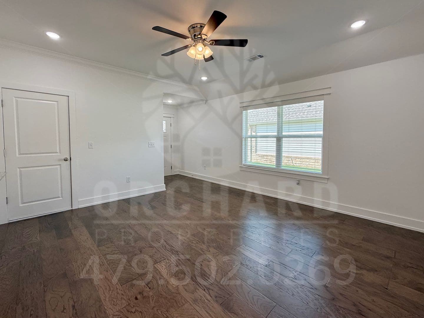 Siloam Springs Apartment: 2005 E Brookview Drive