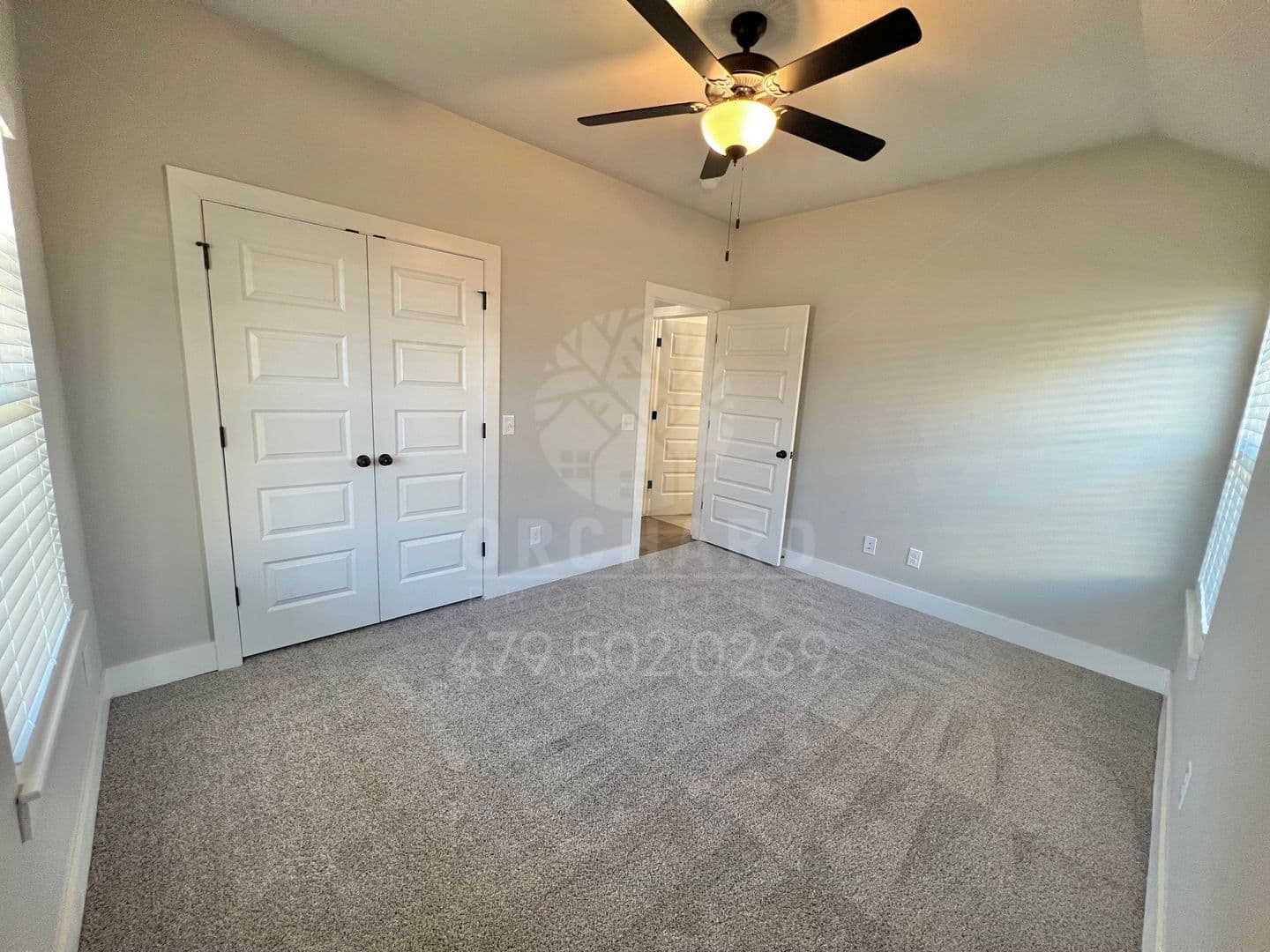 Farmington House: 18 E. Loveland Loop
