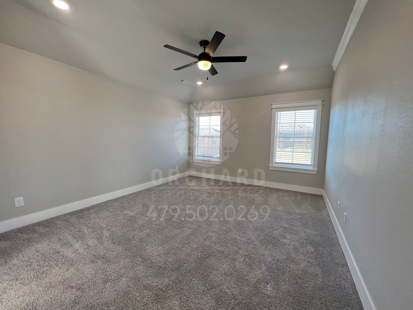 Farmington House: 18 E. Loveland Loop