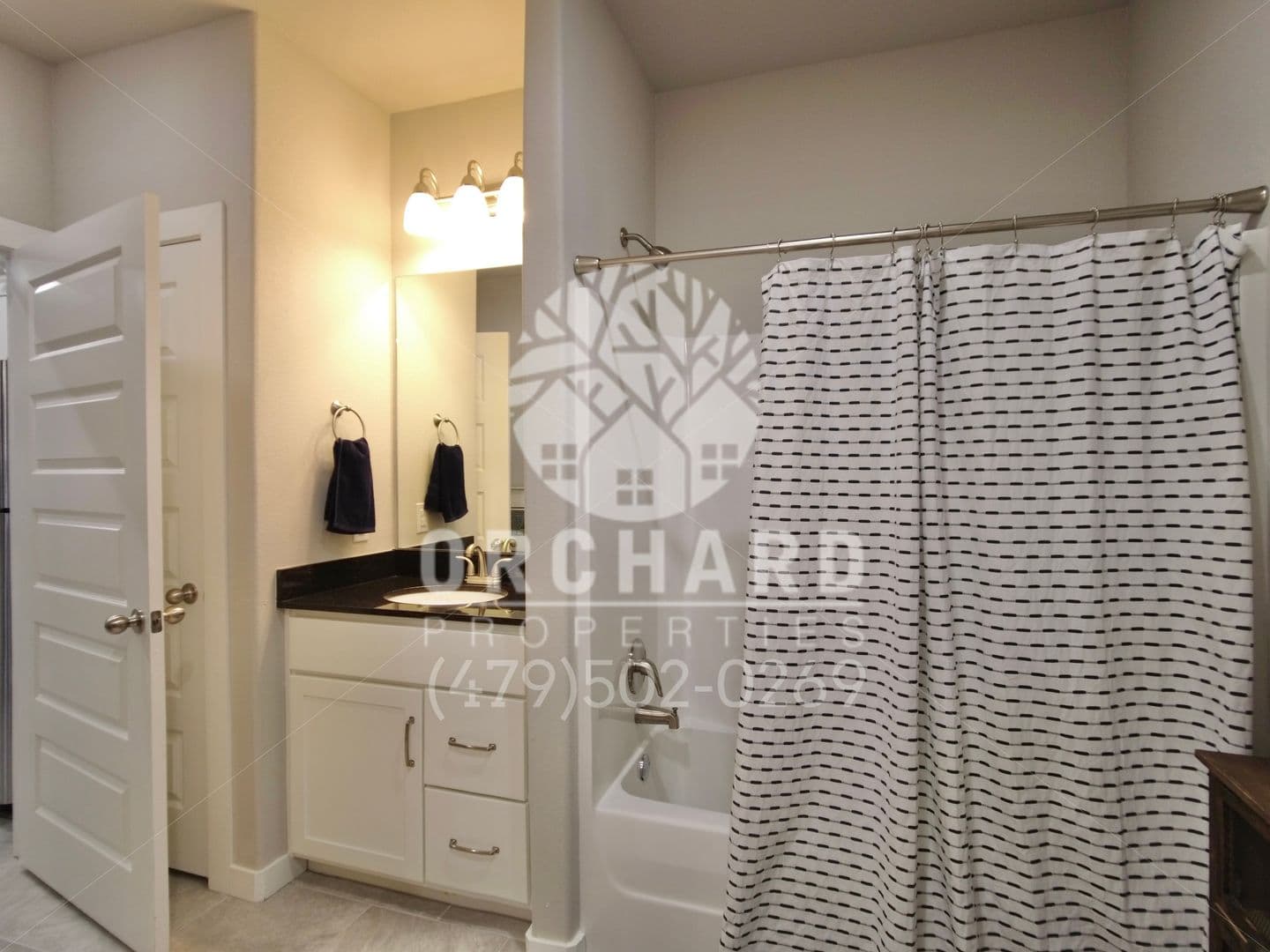 Siloam Springs Apartment: 1900 E. Brookview Circle