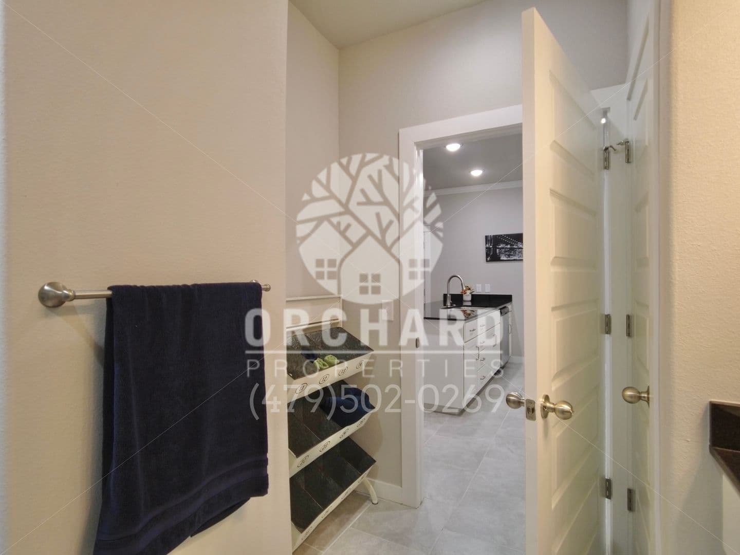 Siloam Springs Apartment: 2001 E. Brookview Circle