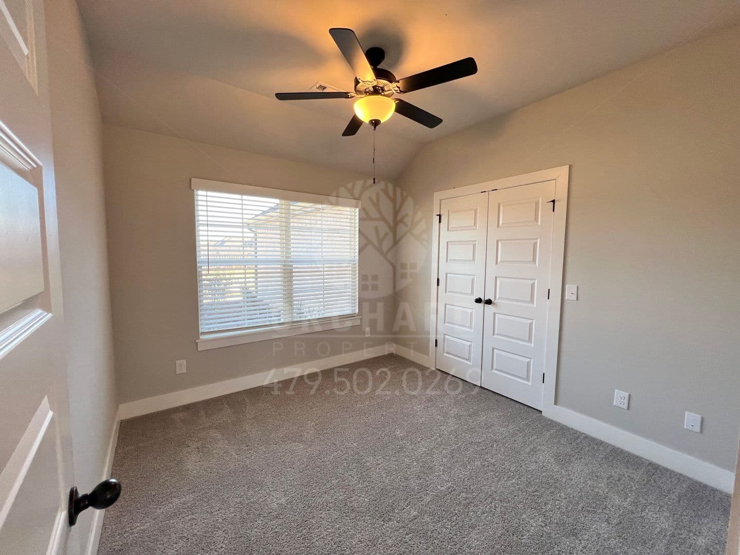 Farmington House: 18 E. Loveland Loop